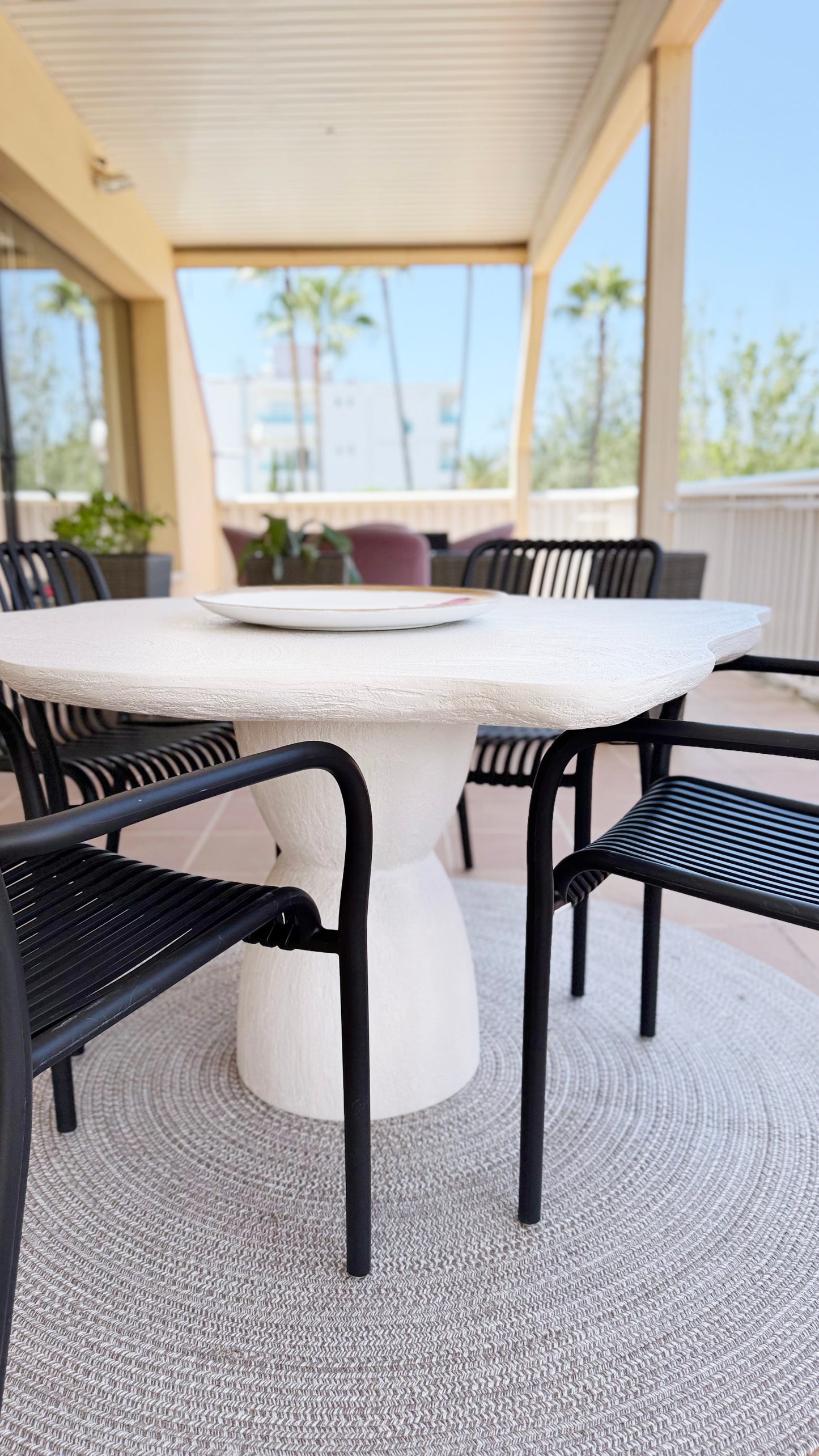 Handgefertigter Tisch