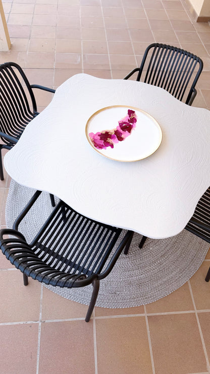 Handgefertigter Tisch