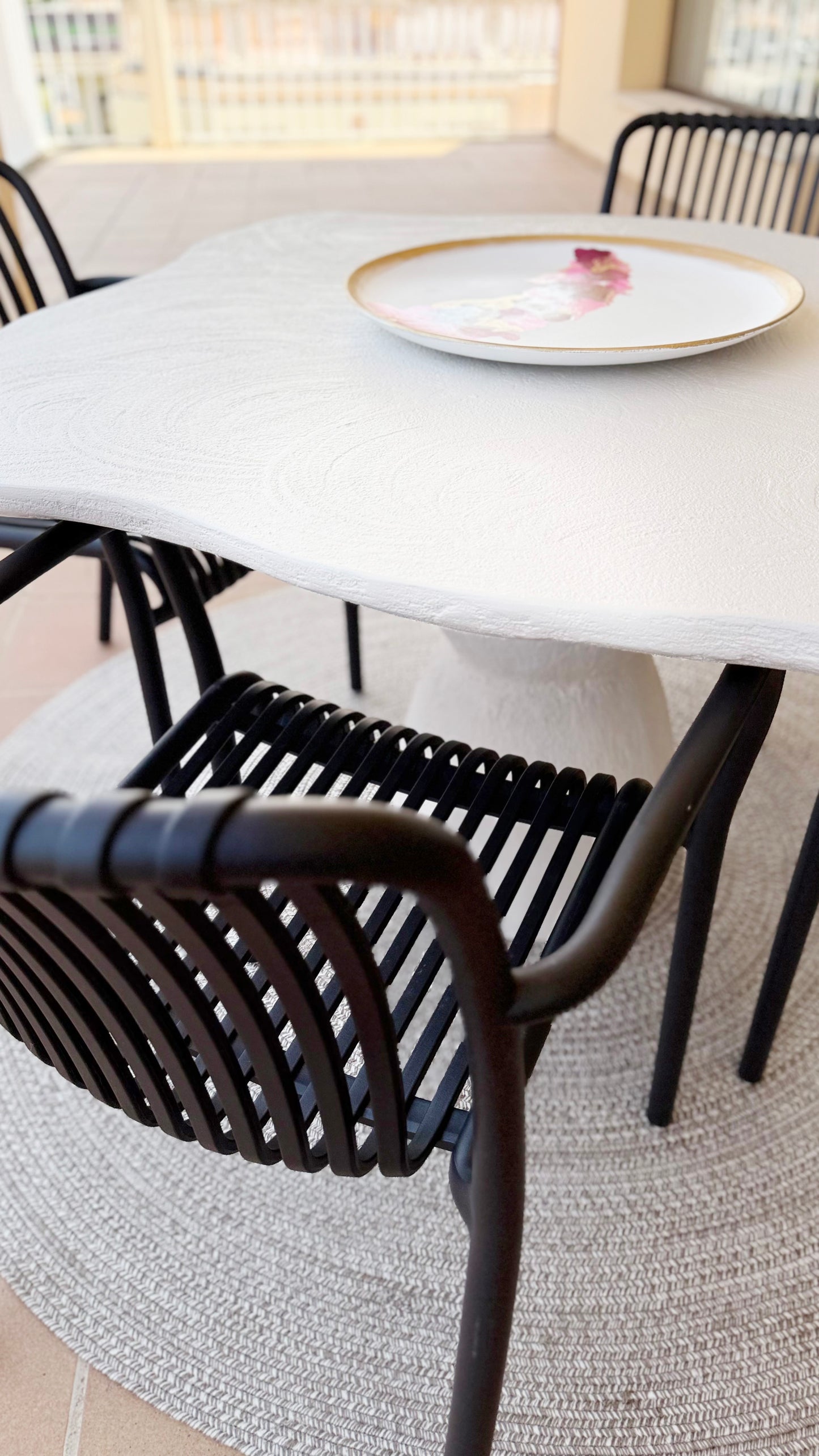 Handgefertigter Tisch