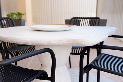 Handgefertigter Tisch